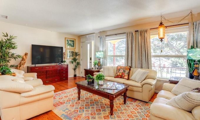 Atascadero House | Walk to Downtown Atascadero Cottage with Sunroom!