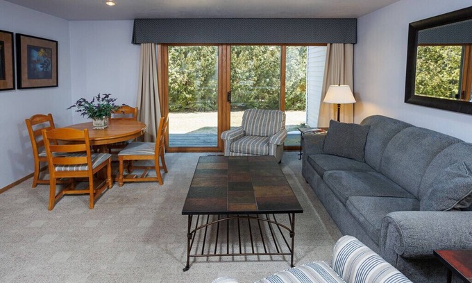 Fish Creek Condo | Walk to Downtown Fish Creek, Steps from Door Community Auditorium
