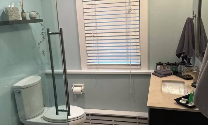 New Paltz Apartment | Walk to Everything Charming 2-bedroom apartment in fabulous New Paltz