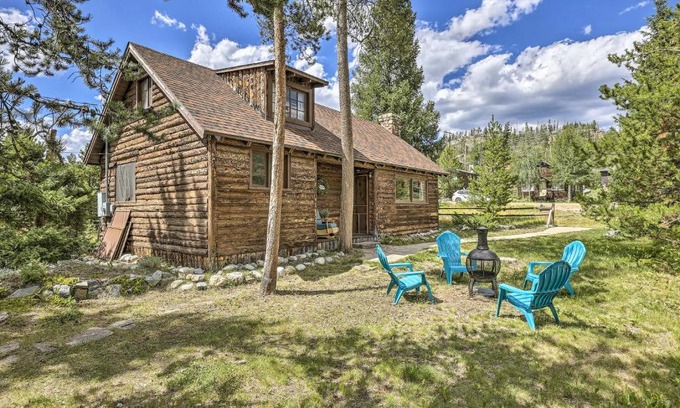 Grand Lake House | Walk to Grand Lake Historic Dtwn Cabin!