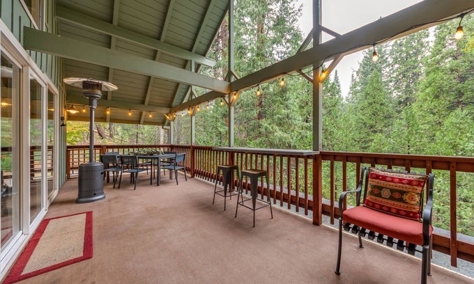 Glencoe Cabin | Walk to Lakemont Pines Lake w/Hot Tub, Pet Friendly