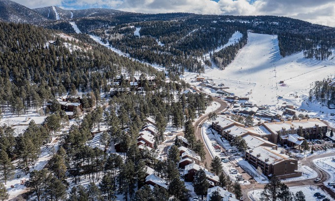 Angel Fire Condo | Walk to lift cozy condo at Chalets!
