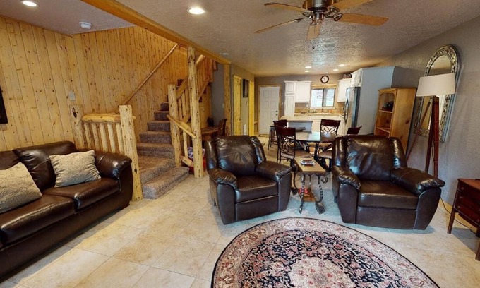 Angel Fire Condo | Walk to Lifts | Wooded Area | Rustic Interior | French Henry B2