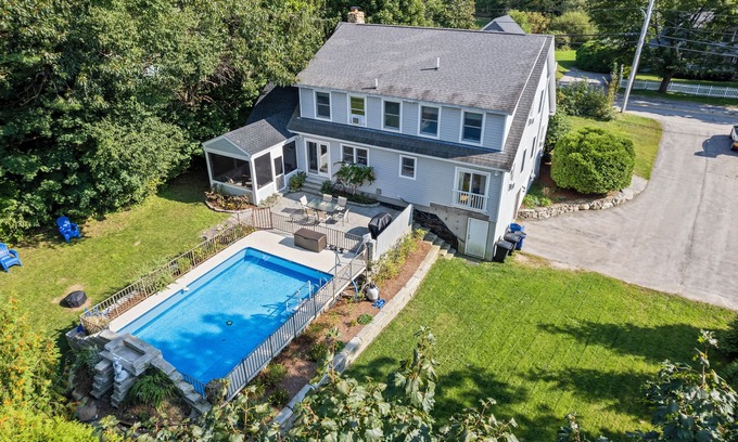 York Harbor House | Walk to Long Sands Beach| Private Pool| Dogs Welcome | First Floor King Bedroom