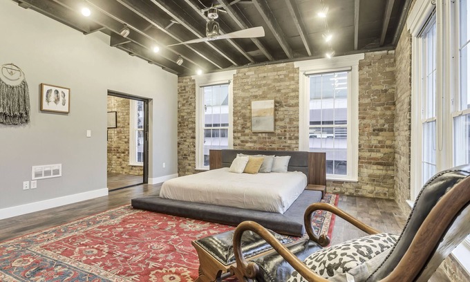 Rio Grande Condo | Walk to Metro, Convention Center, Restaurants, Nightlife, No Car needed!