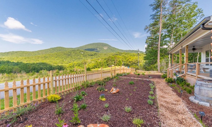Sautee Nacoochee House | Walk to Serenity Cellars Winery and beautiful Yonah Mountain view!