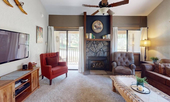 Angel Fire Condo | Walk to Slopes | Fireplace | WiFi | Angel View 6-6