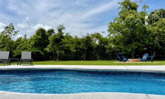 Long Beach House | Walk to the beach, POOL home, sleeps 8!