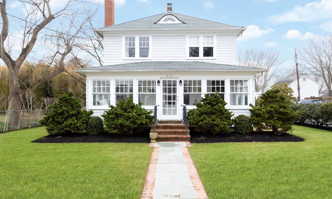 Pipes Cove House | 🌟 Walk to the village ❤ of Greenport