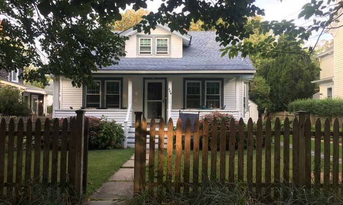Pipes Cove House | WALK TO TOWN, BEACH, JITNEY, & FISHING-No Car Necessary!