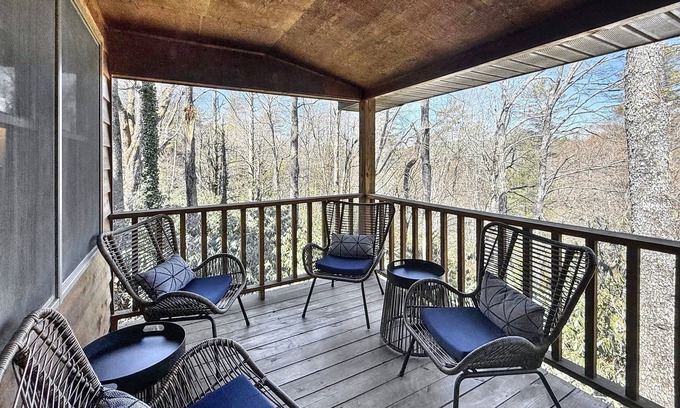 Highlands Cabin | Walk to town,covered deck dining,wood-burning fireplace
