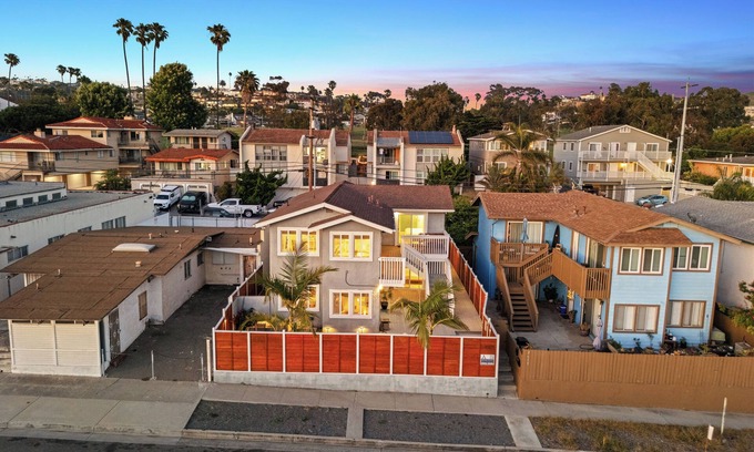 San Clemente House | Walk to Trestles Beach | Duplex w/Ocean View | El Camino Surfhouse by AvantStay