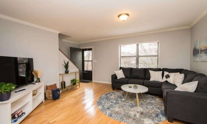 Kenilworth House | Walkable 2BR Condo Near Greenway + Mission