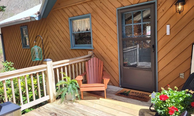 Sky Valley Cabin | Walkers Mountain Retreat in Sky Valley! Dog Friendly!