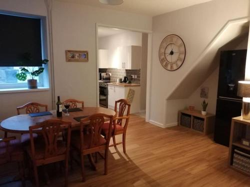 Maesteg House | Walkers Retreat 16 mins to port Talbot (sleeps 7)