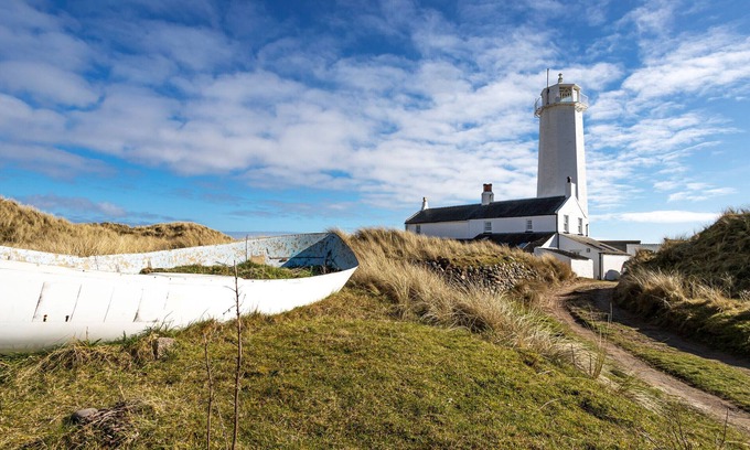 Barrow-in-Furness Cottage | Walney Island Lighthouse