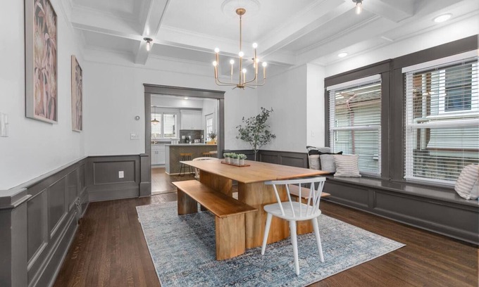 Broadway Gillham House | Walnut Charming Modern 5BR Home Walkable Kings