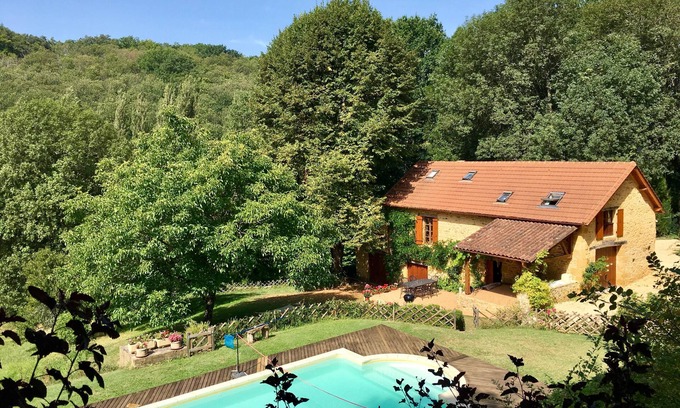 Saint-Pompont House | Walnut Cottage - A delightful stone cottage, with huge garden, and private pool