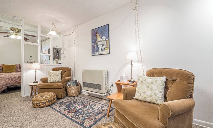 Grand Junction Apartment | Walter's Cozy Cottage Studio - Woof