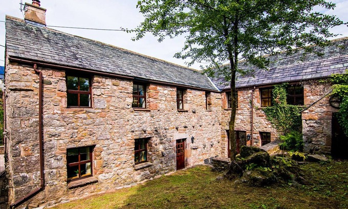 Penrith Cottage | WALTONS CLOSE, pet friendly, with open fire in Stainton, Cumbria