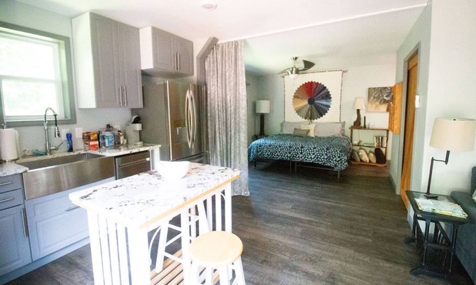 Russellville Apartment | WanderLost WanderLoft - Ideal for ATU grad student, visiting faculty, ANO outage