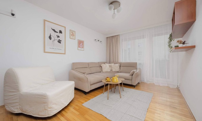 Saska Kepa Apartment | Wandy 14 Warsaw | Spacious Air-conditioned Apartment with Balcony | Close to PGE