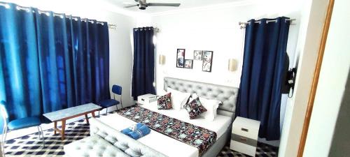 Srinagar House | Waneposh