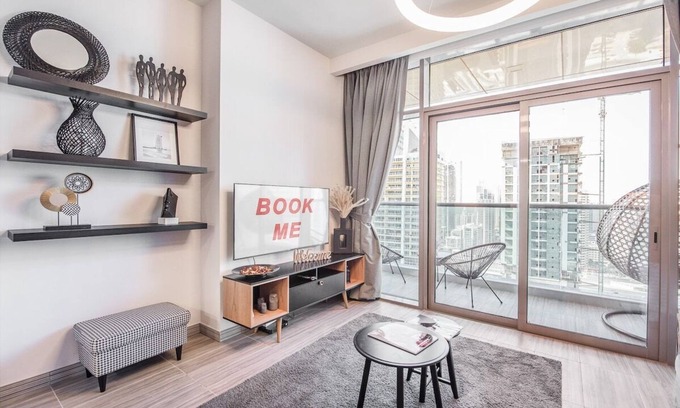 Jumeirah Lake Towers Condo | Warm 1-Bedroom Family-Friendly Aparment in JLT