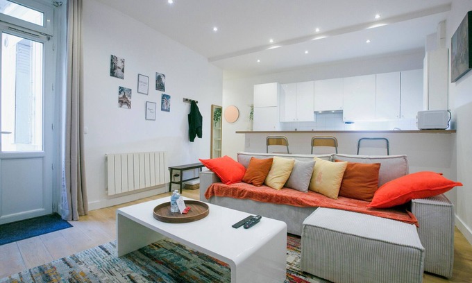 13th Arrondissement Apartment | Warm 2 Bedrooms Apartment - C38