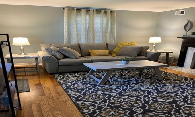 Kingsport Cottage | Warm and Cozy 3-bedroom, 1-bath home.Ample living space near the downtown area.