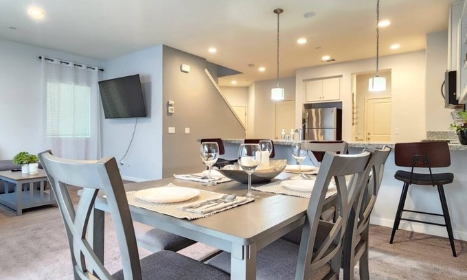 Moreno Valley House | Warm and Cozy Living Experience