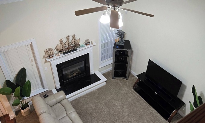 Prosperity Church Road House | Warm and Private 5-bedroom house with AC in Charlotte