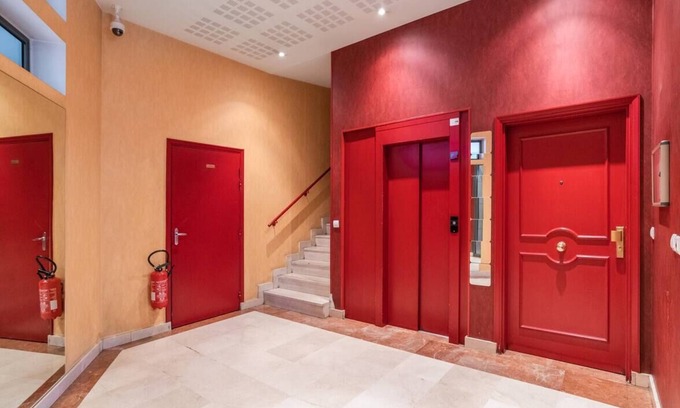 Saint-Denis Apartment | WARM APARTMENT + TERRACE + PARKING NEAR PARIS