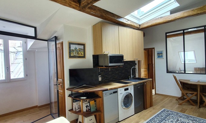 Saint-Merri Apartment | Warm appartment in the center of historical Paris with full equipment