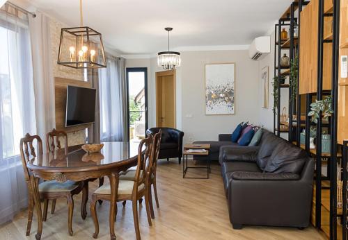 Varna Apartment | Warm&Comfy 3BD Apartment in Varna Center by Flat Mаnаger