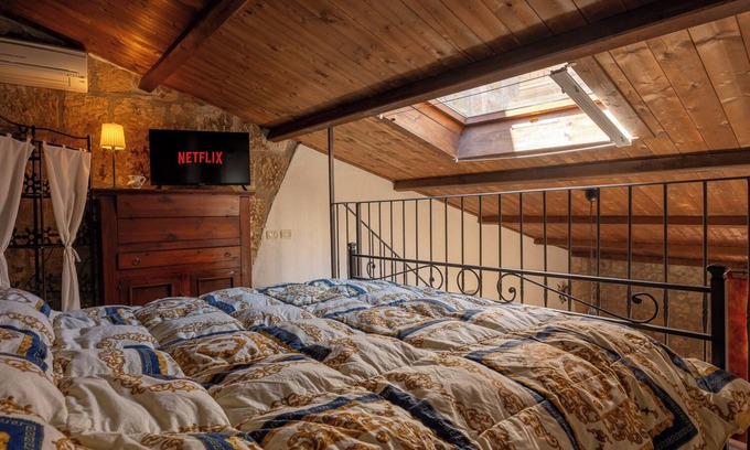 San Michele in Teverina Villa | Warm farmhouse in the hamlet, on three levels with Jacuzzi