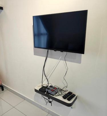 Bukit Indah Apartment | Warm home skytrees beautiful hills