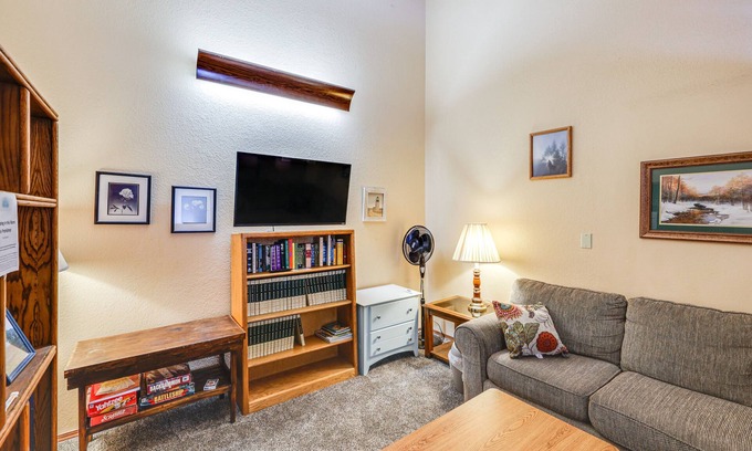 McCall Apartment | Warm McCall Condo: Half-Mile to Payette Lake!