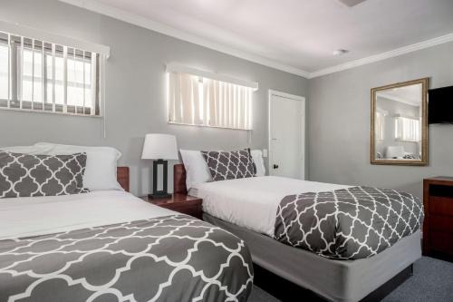 Riverview Apartment | Warm Private Room in Detroit for Up to 4 w WiFi