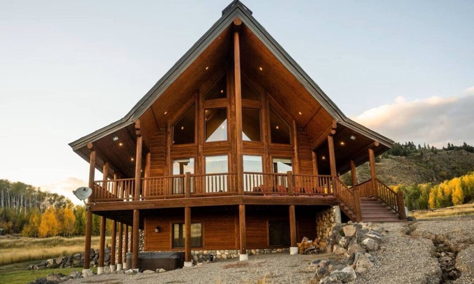 Ashton Apartment | Warm River Butte Lodge