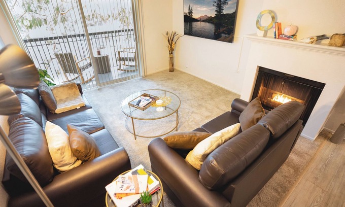 Burbank Apartment | Warner Brothers/Universal Studios 2bdrm2bth Getaway