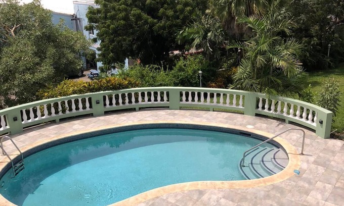 Christie House | Warrens vacation retreat less than12 min our lovely west coast beaches