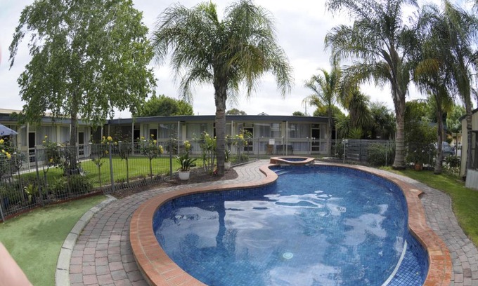 Albury Hotel | Warrina Motor Inn Wodonga CBD