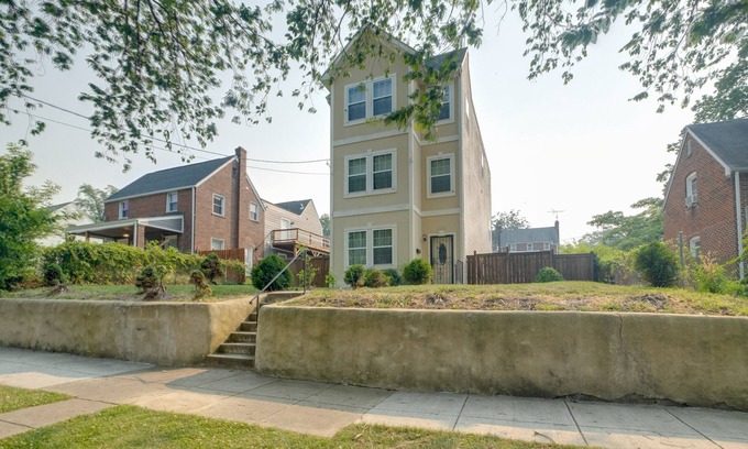 Southeast House | Washington DC Home ~ 5 Mi to National Mall!