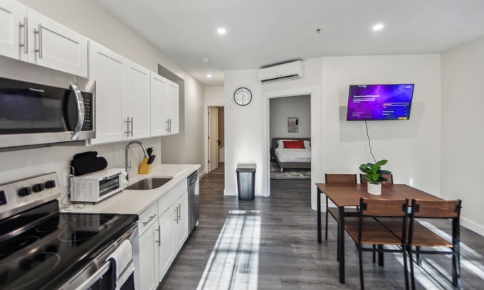 Albany Apartment | Washington Lofts 109 Spacious 1 Bedroom 1 Bath