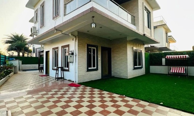Lonavala House | Wastrova by Joy Suitesnn