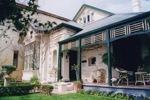 Glenelg South Bed & Breakfast | Water Bay Villa Bed & Breakfast