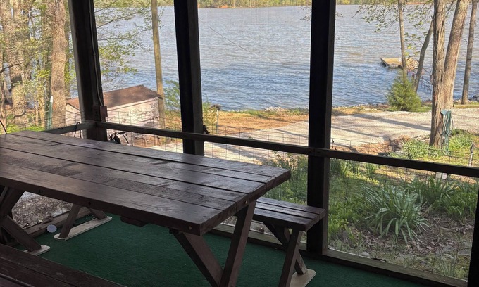 Gilbertsville House | Water Front Cabin with PRIVATE dock- high water year round, Close to marina