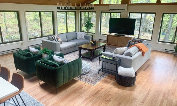 Hawley House | Water-Front Mountain Retreat