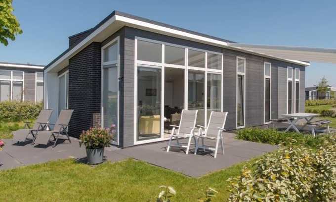 Wemeldinge House | Water Resort Oosterschelde - huisnr. 47A by Interhome